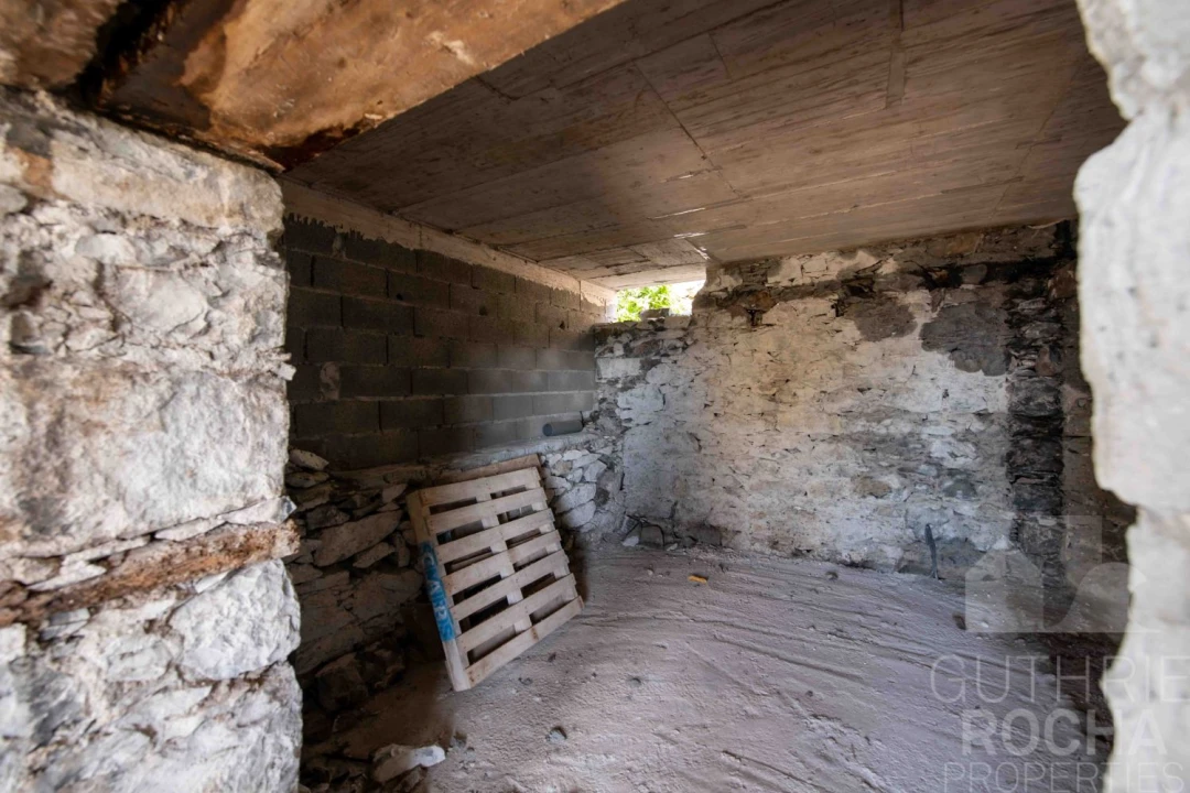 Moradia T3 para Venda em Estreito da Calheta Foto 10