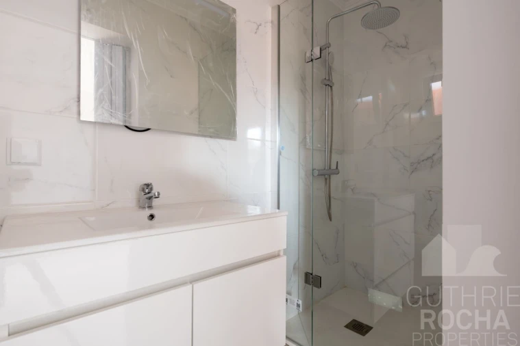 Moradia T3 para Venda em Fajã da Ovelha Foto 10