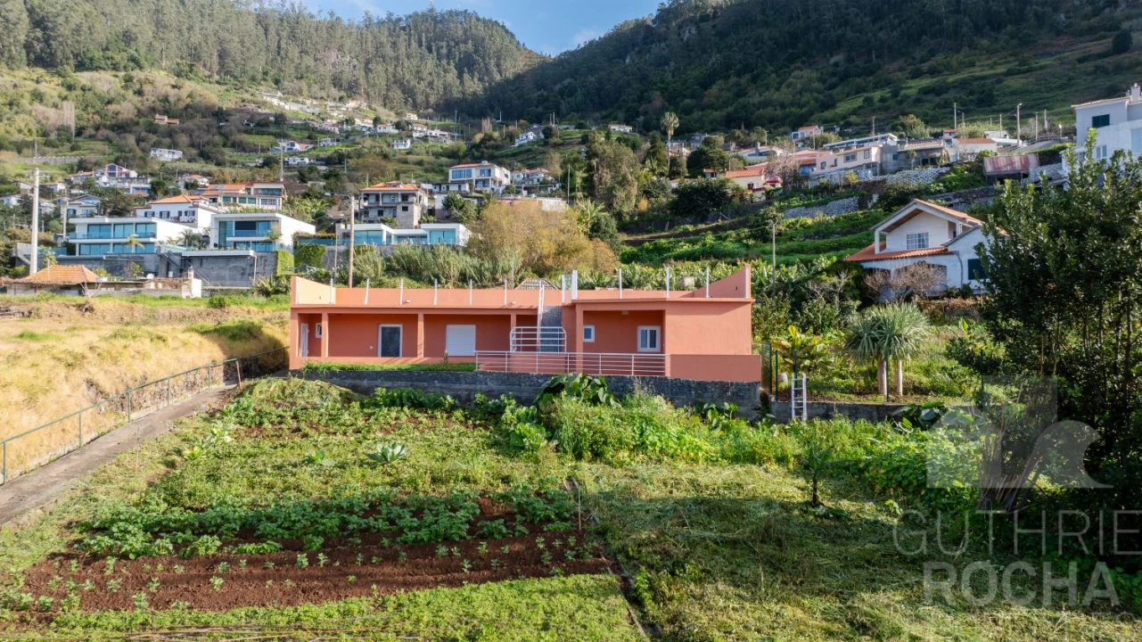 Moradia T3 para Venda em Fajã da Ovelha Foto 1