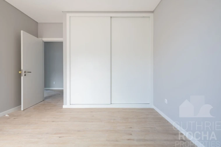 Moradia T4 para Venda em Paul do Mar Foto 18