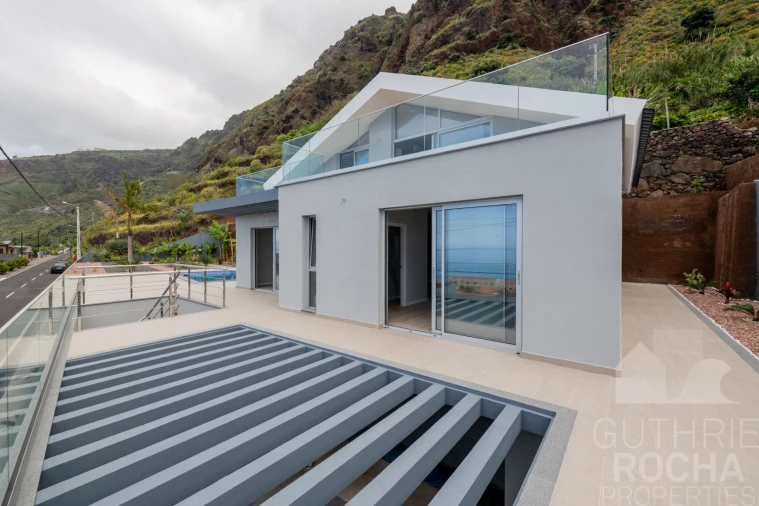 Moradia T4 para Venda em Paul do Mar Foto 22