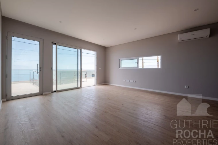 Moradia T4 para Venda em Paul do Mar Foto 23