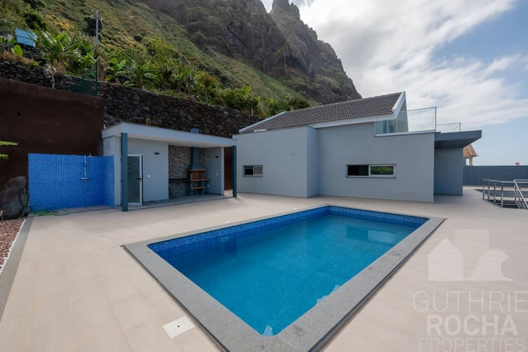 Moradia T4 para Venda em Paul do Mar Foto 12