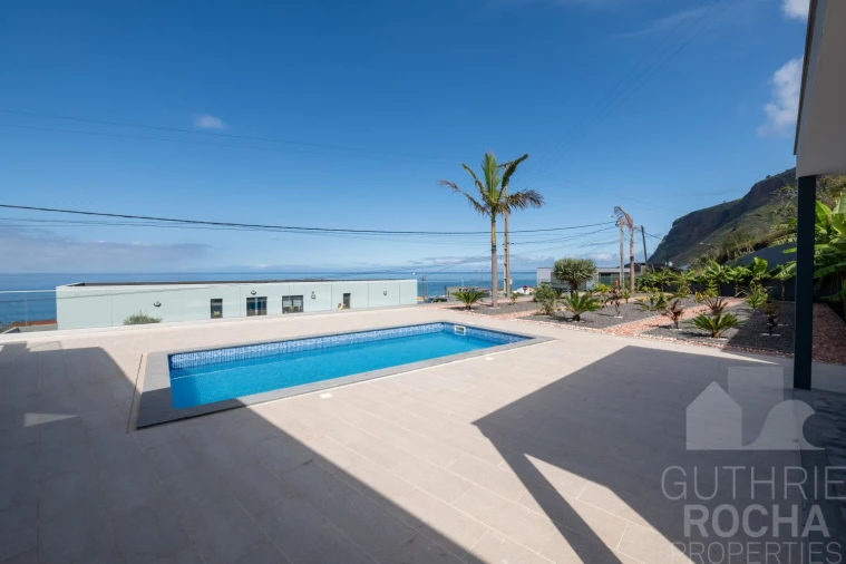 Moradia T4 para Venda em Paul do Mar Foto 8