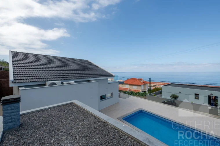 Moradia T4 para Venda em Paul do Mar Foto 13