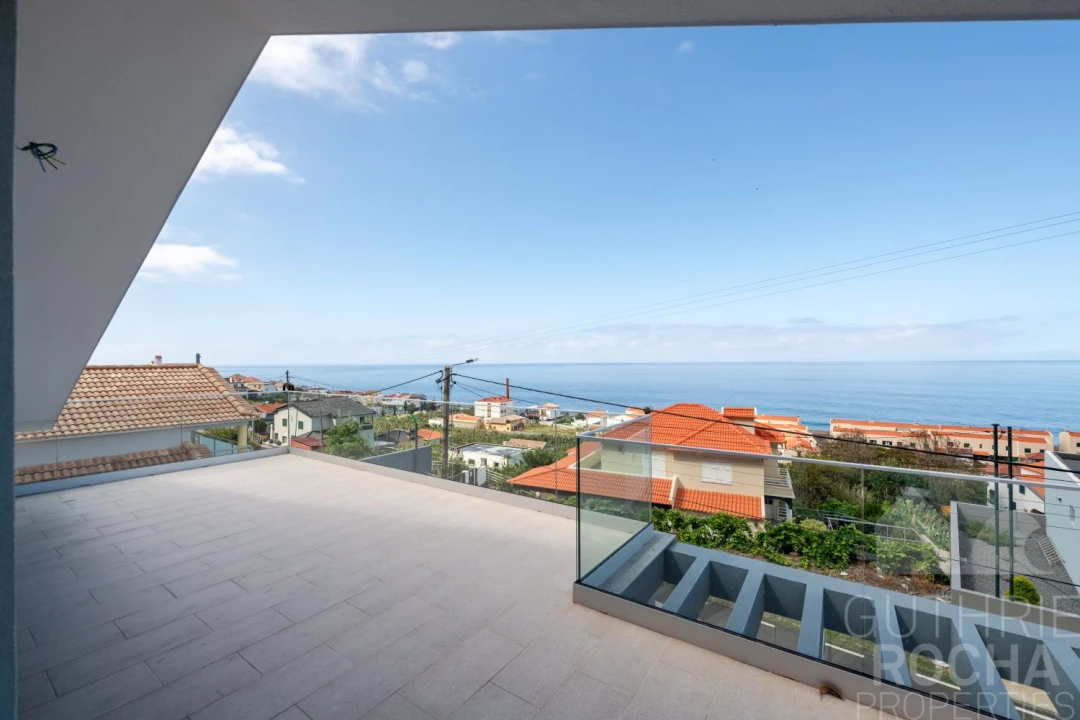 Moradia T4 para Venda em Paul do Mar Foto 14