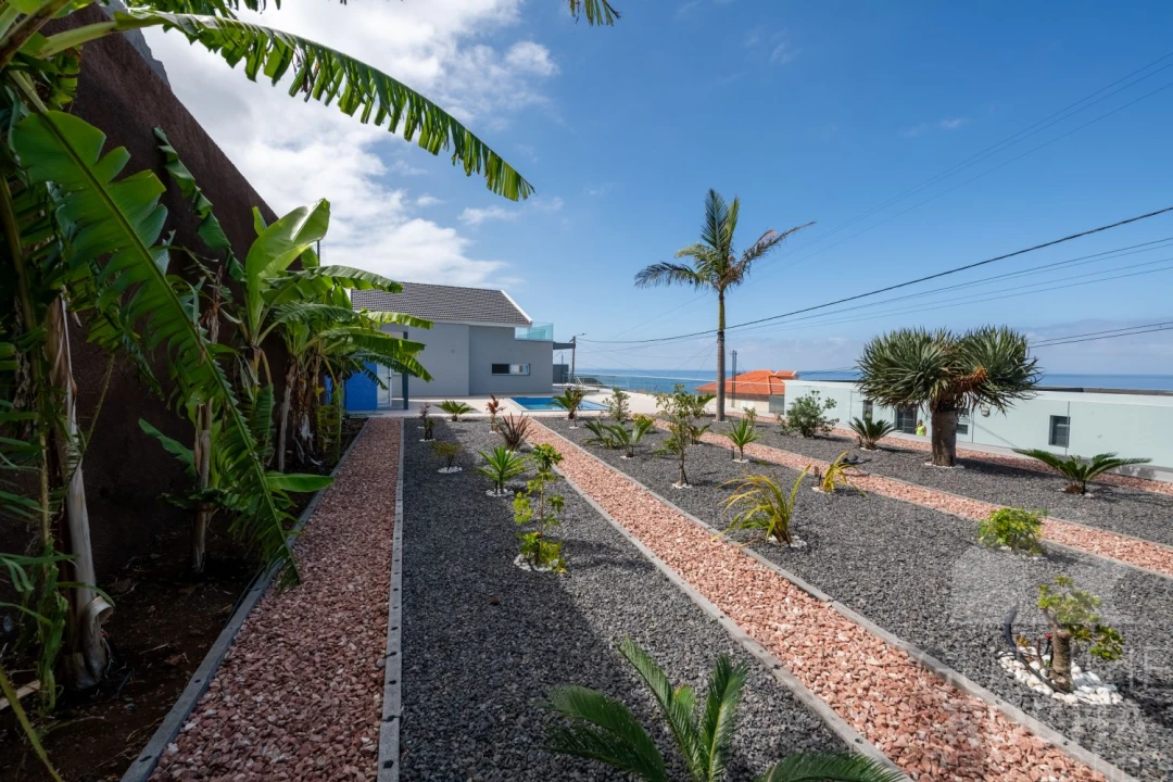 Moradia T4 para Venda em Paul do Mar Foto 9