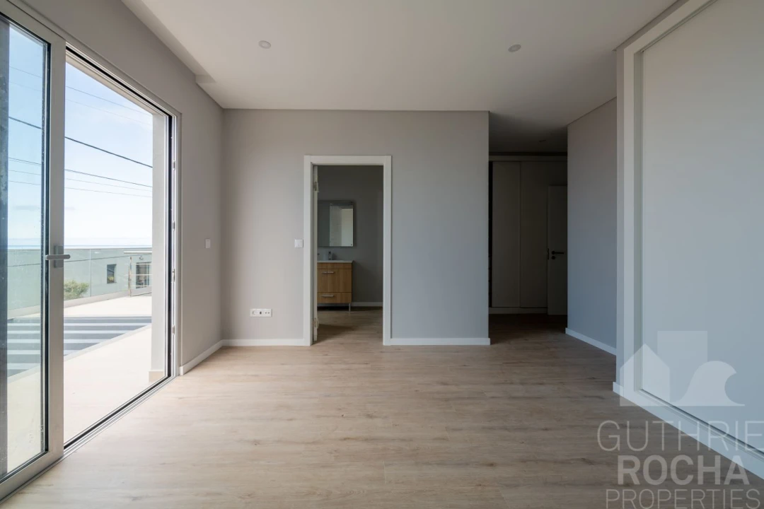 Moradia T4 para Venda em Paul do Mar Foto 19