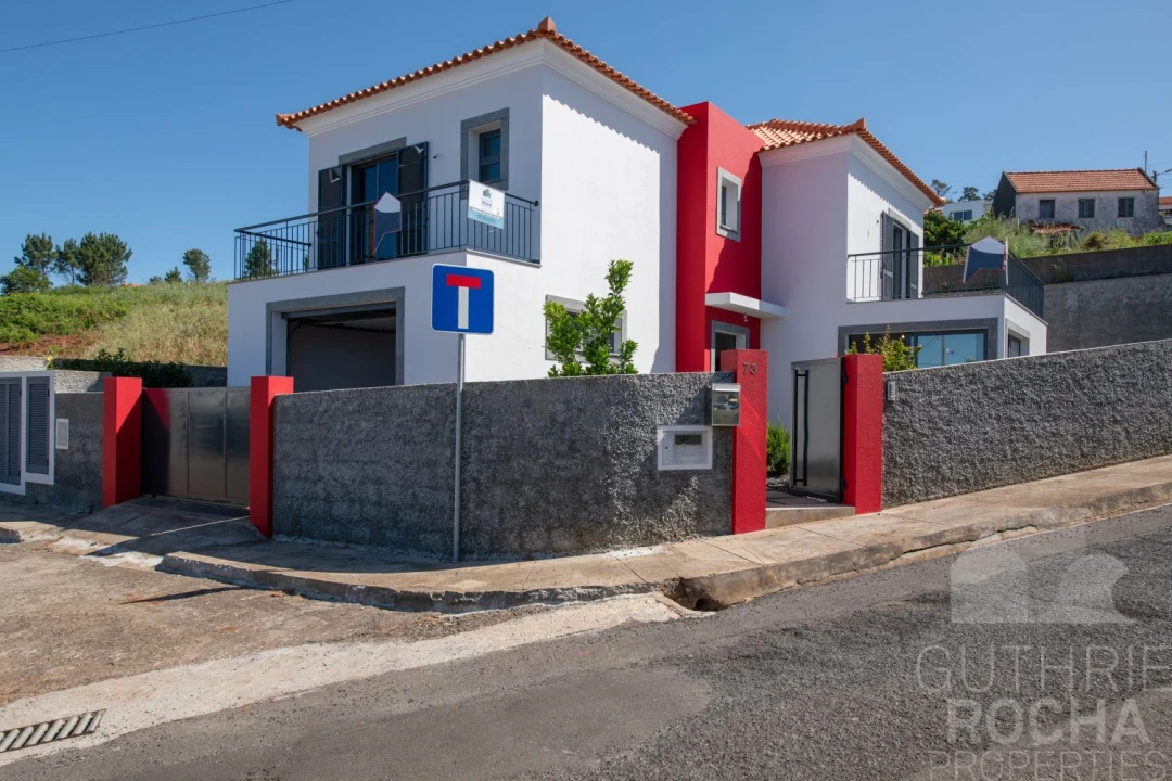 Moradia T3 para Venda em Prazeres Foto 3