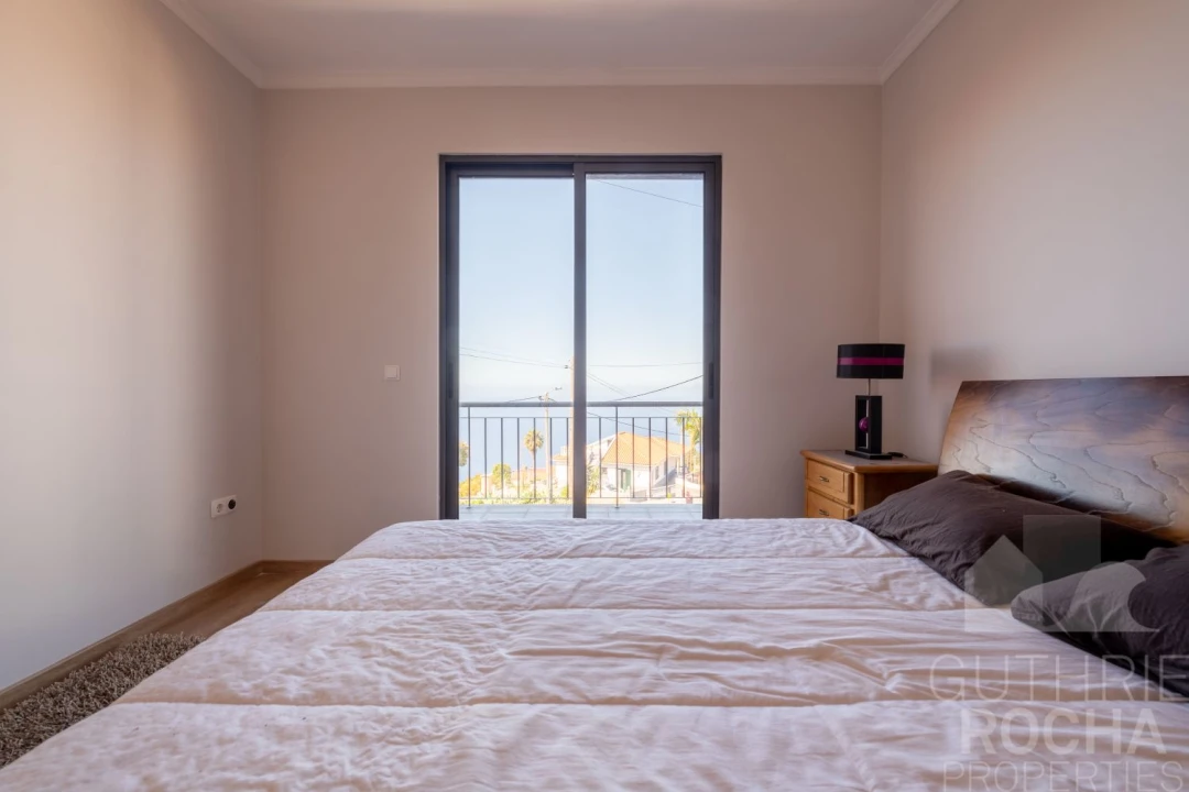 Moradia T3 para Venda em Prazeres Foto 16