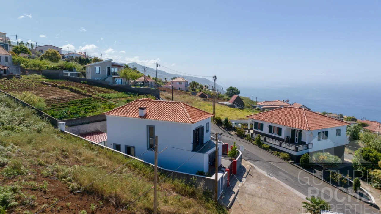 Moradia T3 para Venda em Prazeres Foto 8