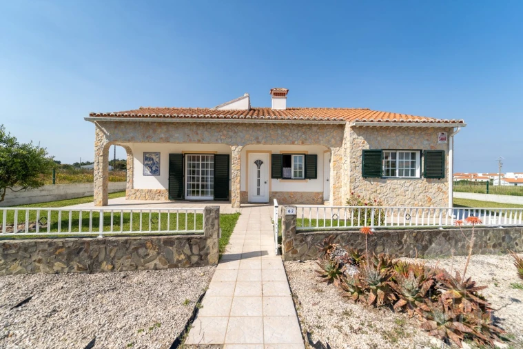 Moradia T3 para Venda em Aljezur Foto 1