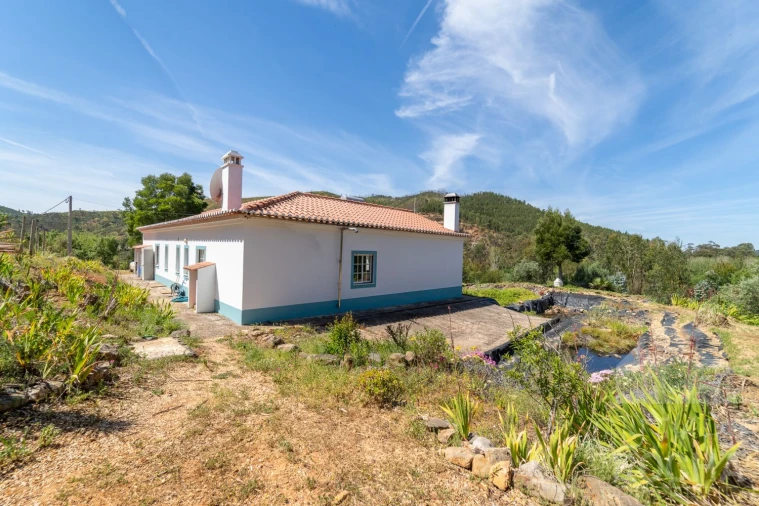 Moradia T4 para Venda em São Teotónio Foto 7