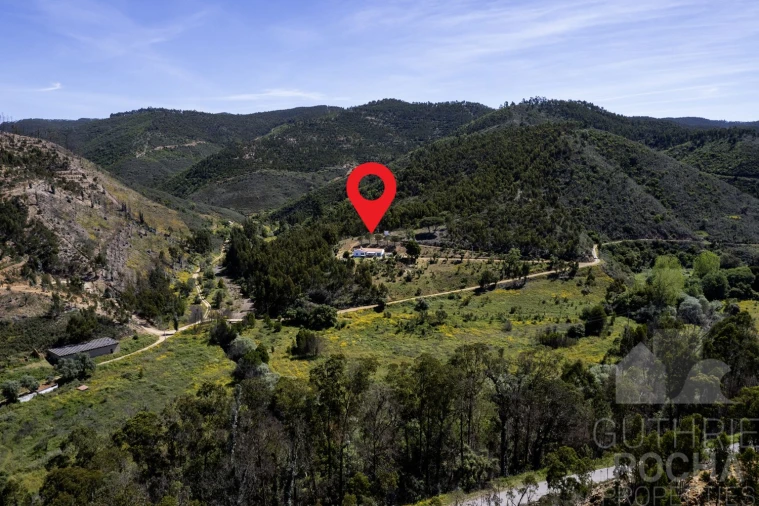 Moradia T4 para Venda em São Teotónio Foto 33