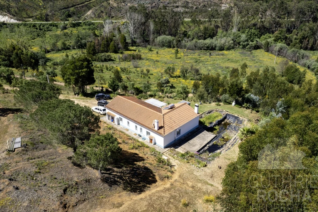 Moradia T4 para Venda em São Teotónio Foto 30