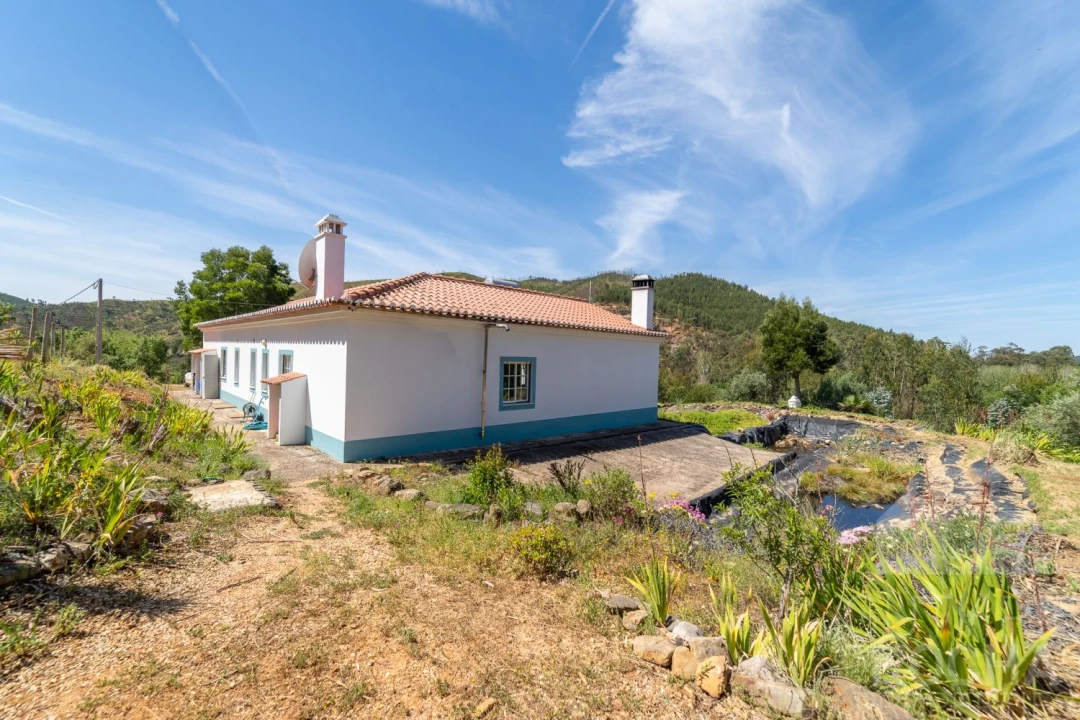 Moradia T4 para Venda em São Teotónio Foto 7