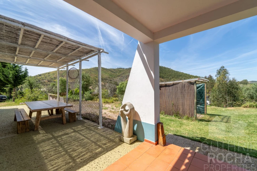 Moradia T4 para Venda em São Teotónio Foto 4