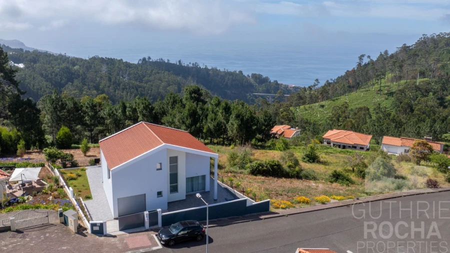 Moradia T3 para Venda em Prazeres Foto 26