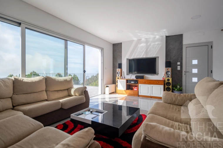 Moradia T3 para Venda em Prazeres Foto 4