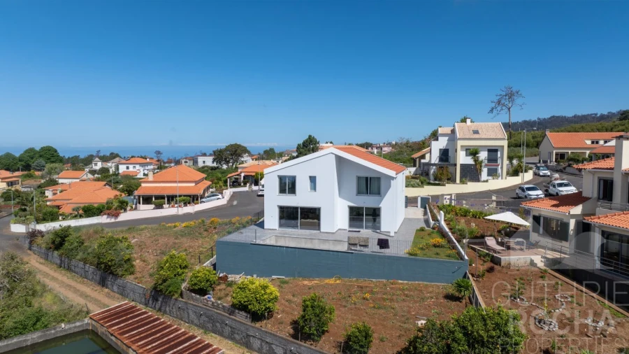 Moradia T3 para Venda em Prazeres Foto 10