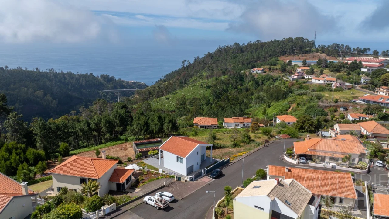 Moradia T3 para Venda em Prazeres Foto 29