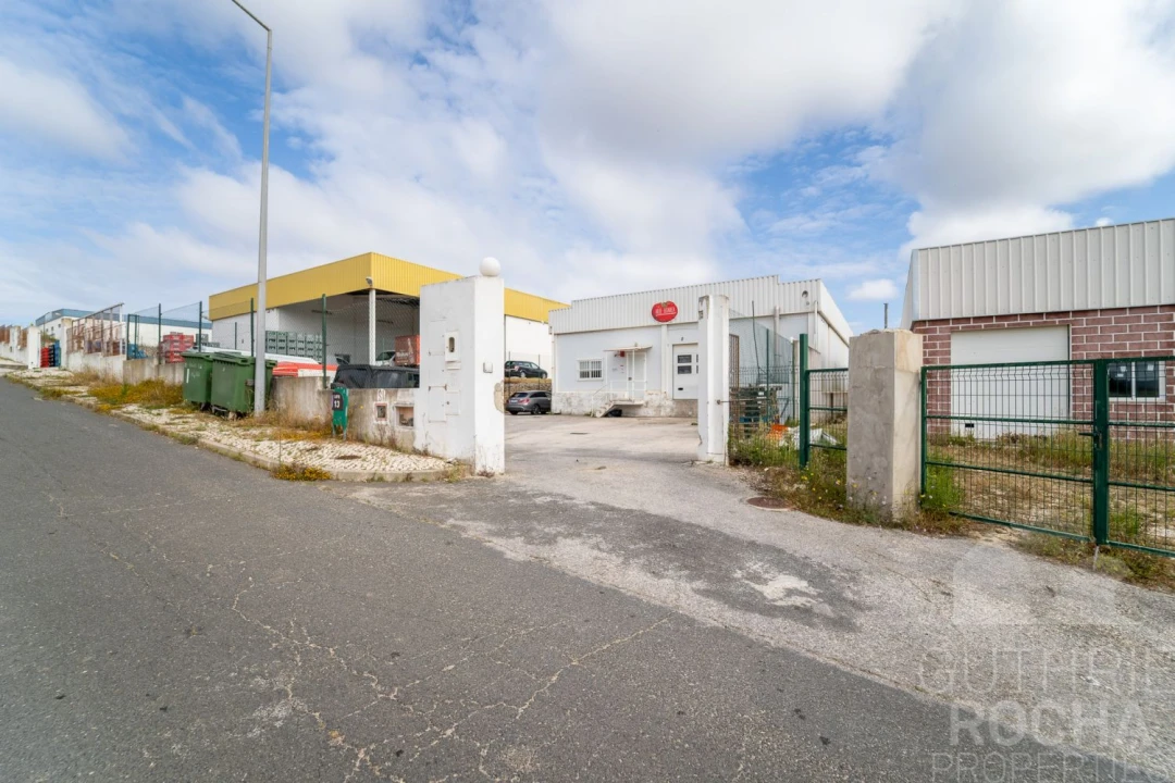 Loja para Venda em Rogil Foto 10