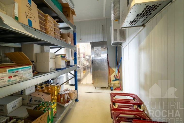 Loja para Venda em Rogil Foto 16