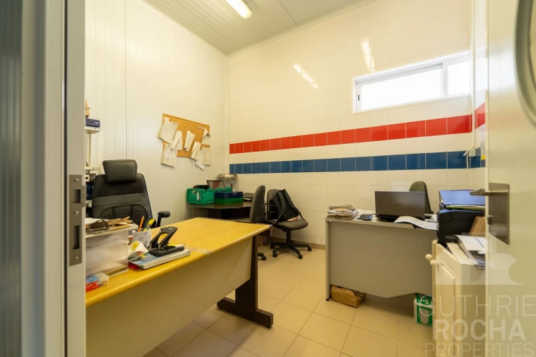 Loja para Venda em Rogil Foto 23