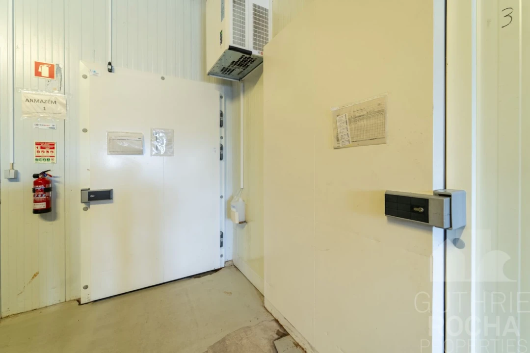 Loja para Venda em Rogil Foto 15