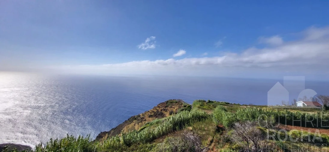 Terreno para Venda em Porto Moniz Foto 6