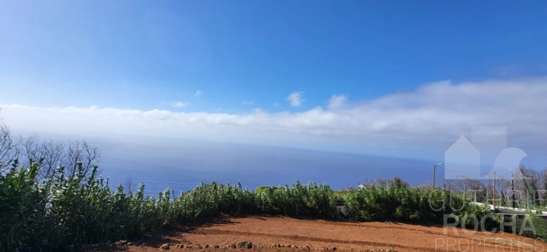 Terreno para Venda em Porto Moniz Foto 4