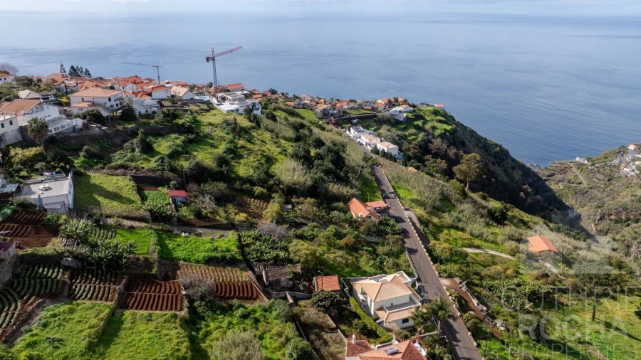 Terreno para Venda em Arco da Calheta Foto 2