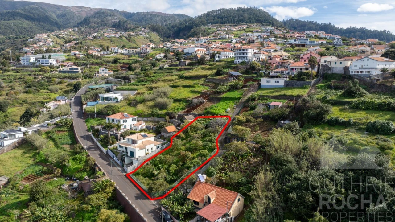 Terreno para Venda em Arco da Calheta Foto 10