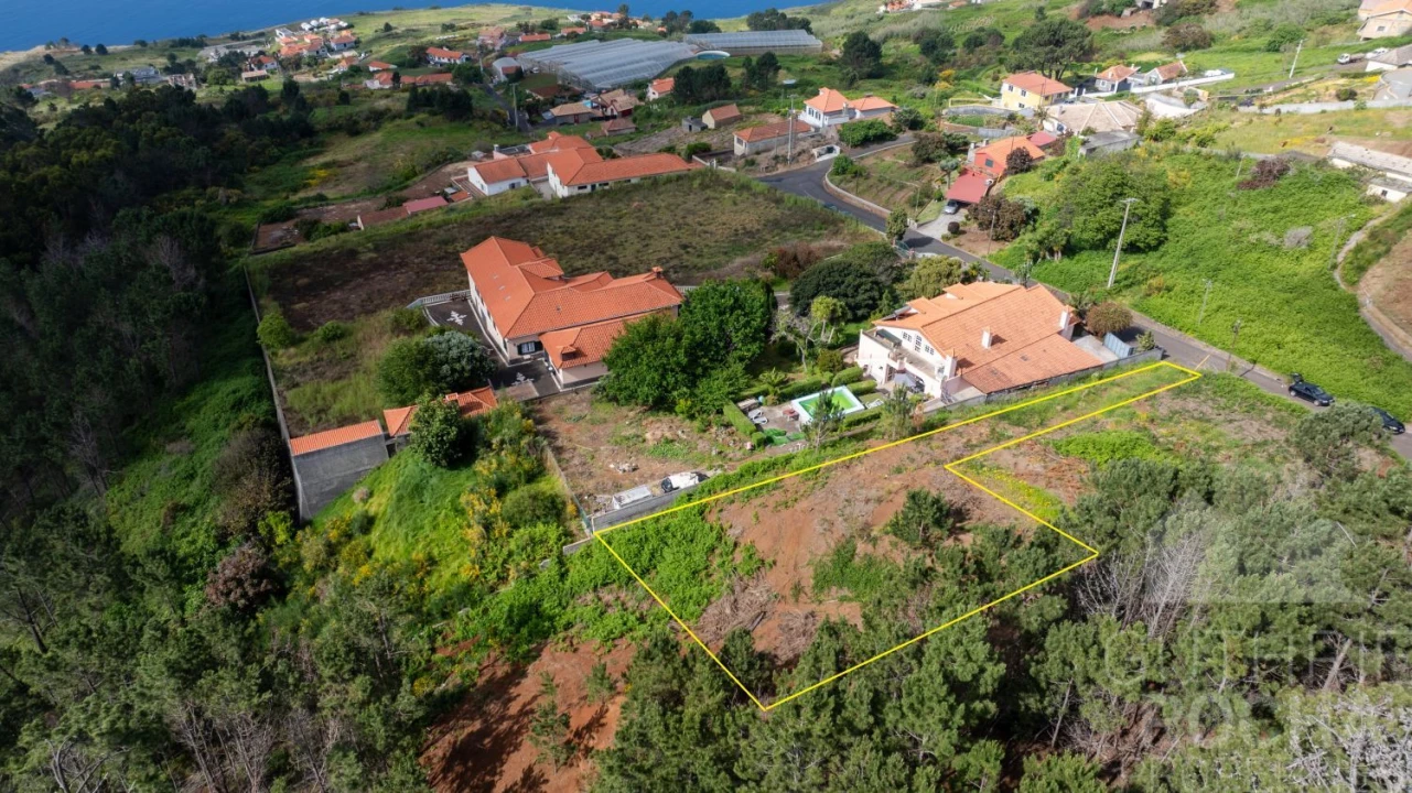 Terreno para Venda em Prazeres Foto 1