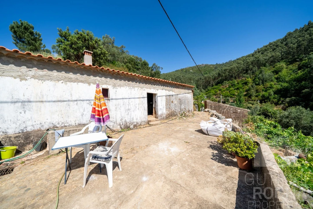 Quinta T0 para Venda em Monchique Foto 3