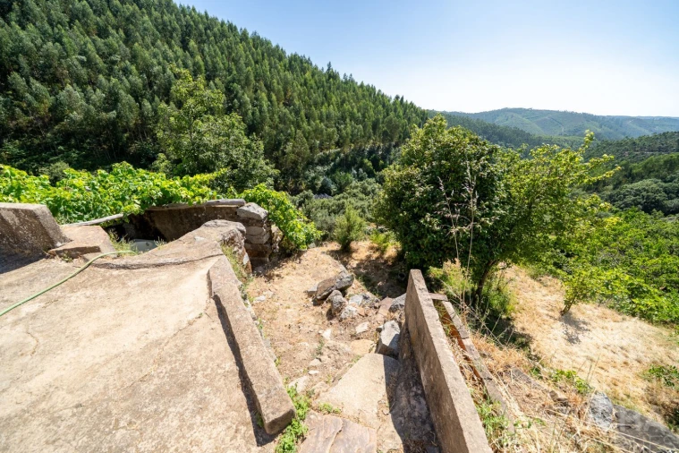 Quinta T0 para Venda em Monchique Foto 7