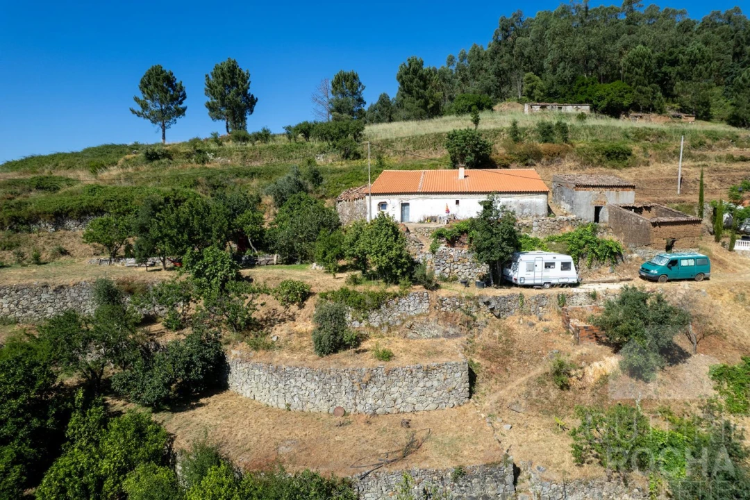 Quinta T0 para Venda em Monchique Foto 2