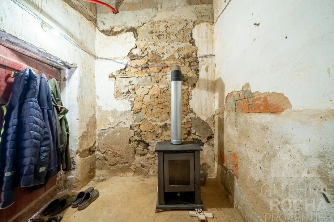 Quinta T0 para Venda em Monchique Foto 11