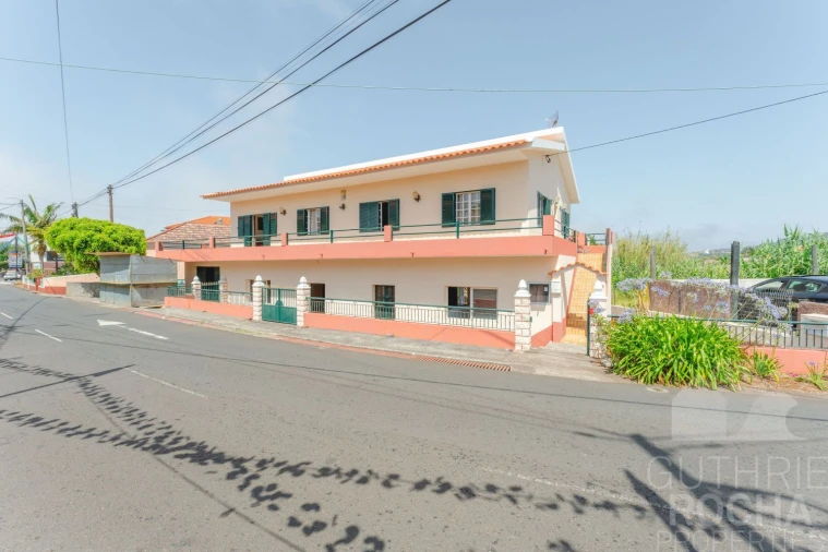 Moradia T5 para Venda em Prazeres Foto 4