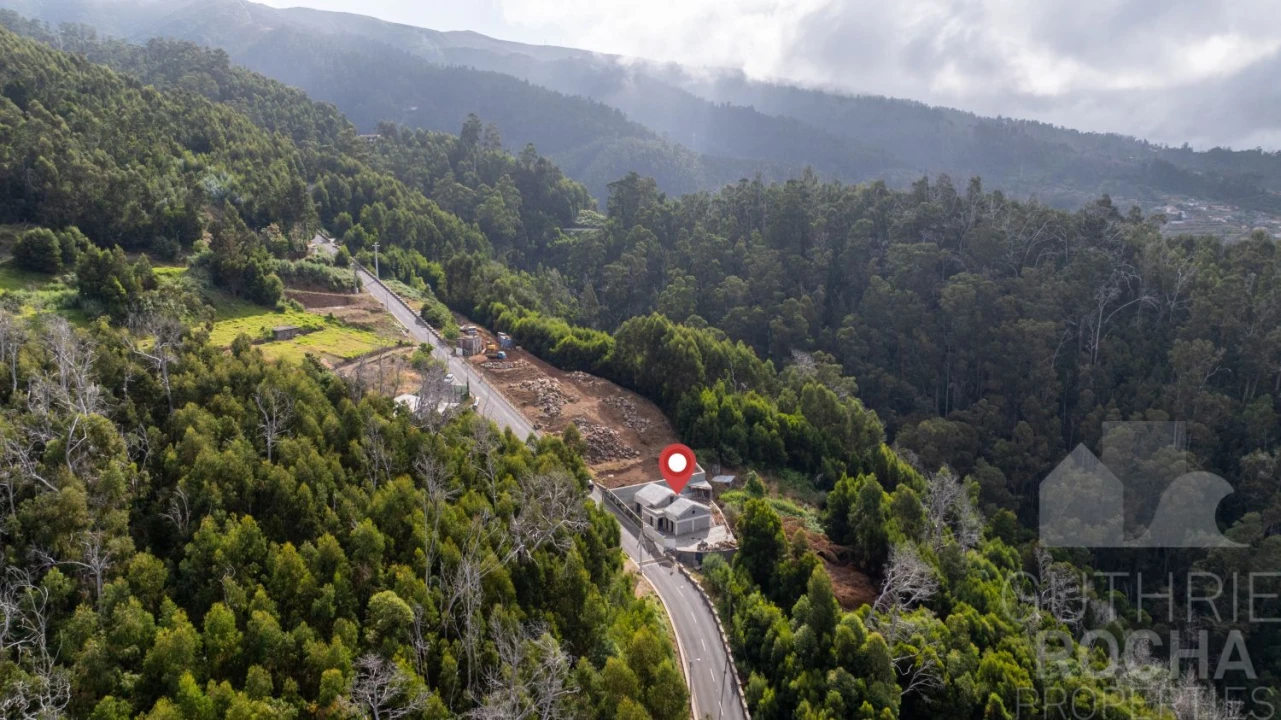 Moradia T2 para Venda em Calheta Foto 18