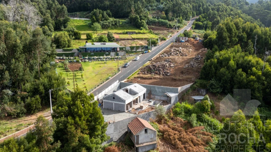 Moradia T2 para Venda em Calheta Foto 13