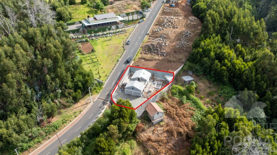 Moradia T2 para Venda em Calheta Foto 16