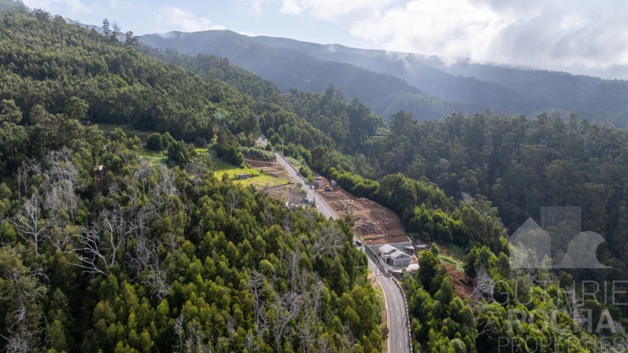 Moradia T2 para Venda em Calheta Foto 26