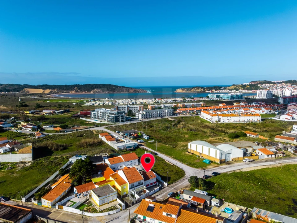 Moradia T4 para Venda em São Martinho do Porto Foto 1