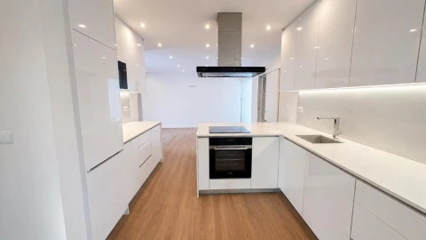 Moradia T3 para Venda em Esgueira