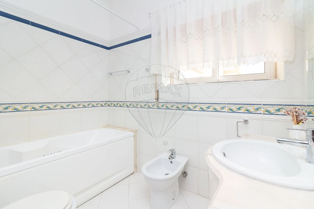 Apartamento T3 para Venda em Vila Franca de Xira Foto 17