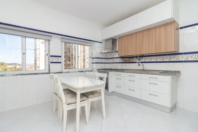 Apartamento T3 para Venda em Vila Franca de Xira Foto 6