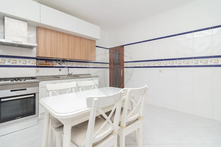 Apartamento T3 para Venda em Vila Franca de Xira Foto 2