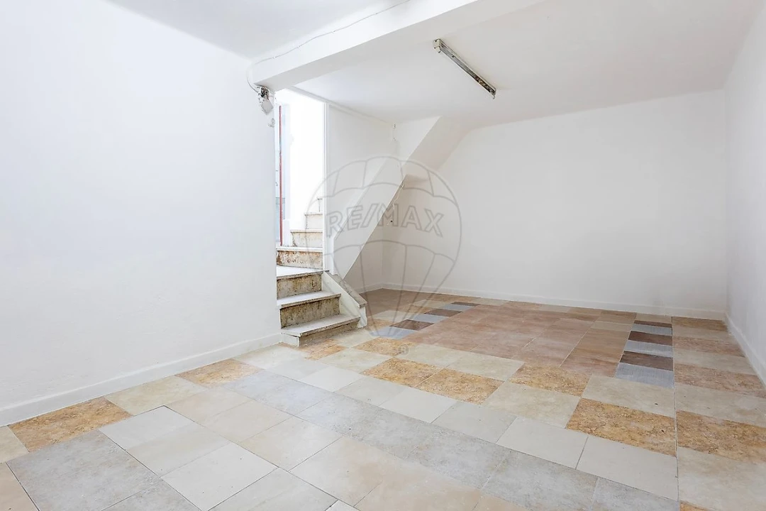 Loja para Arrendamento em Águas Livres Foto 12