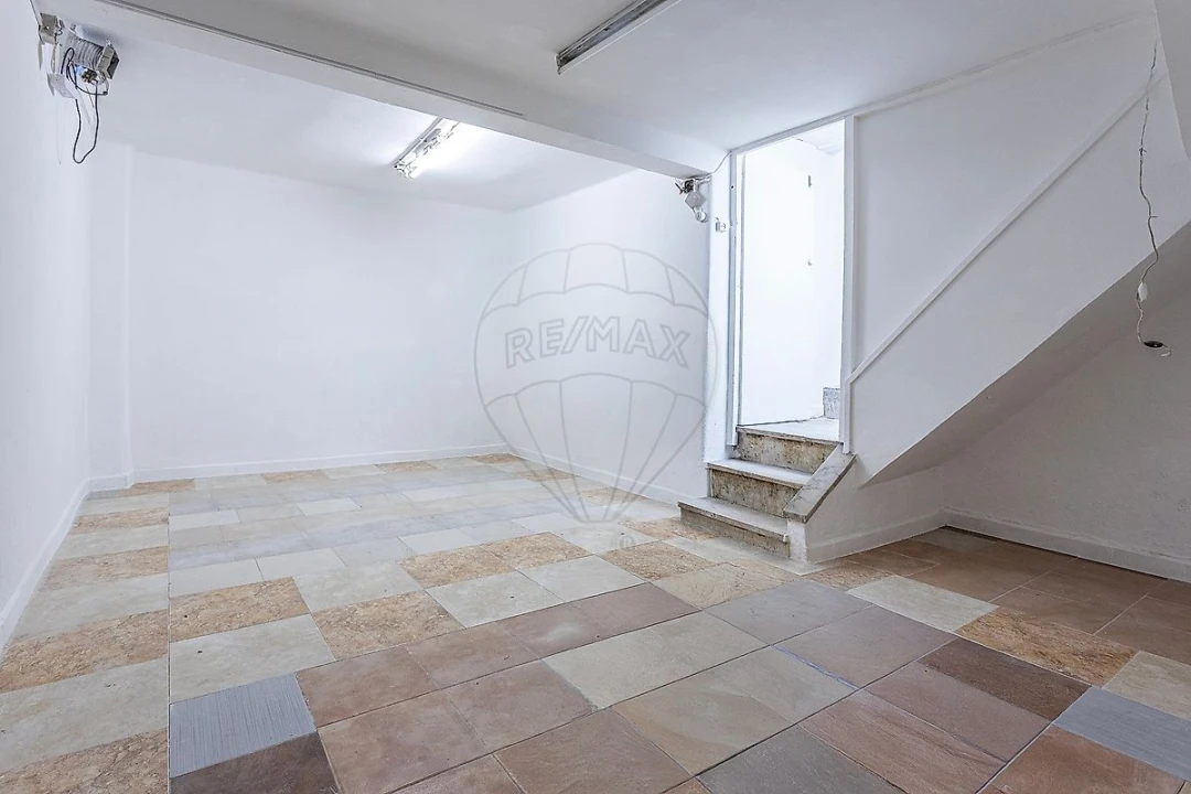 Loja para Arrendamento em Águas Livres Foto 13